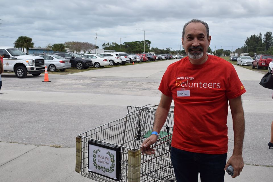 United Way Holiday Project volunteer