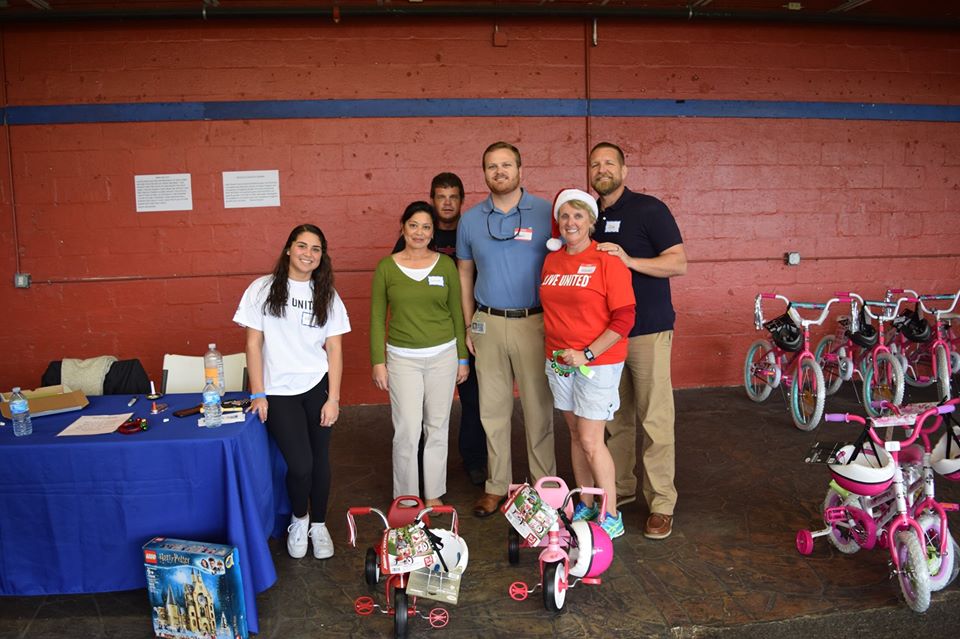 United Way Holiday Project volunteers