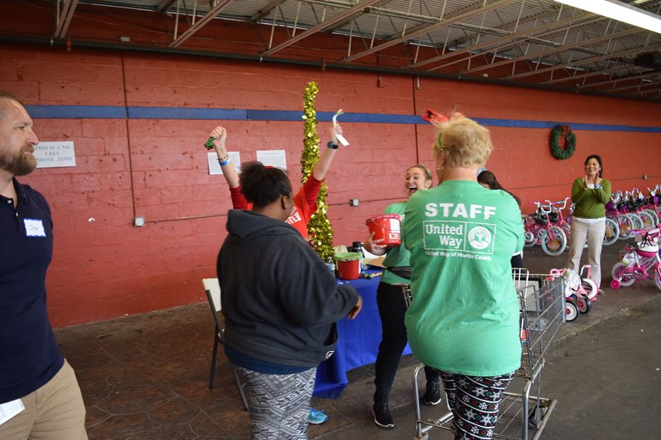 United Way Holiday Project volunteers