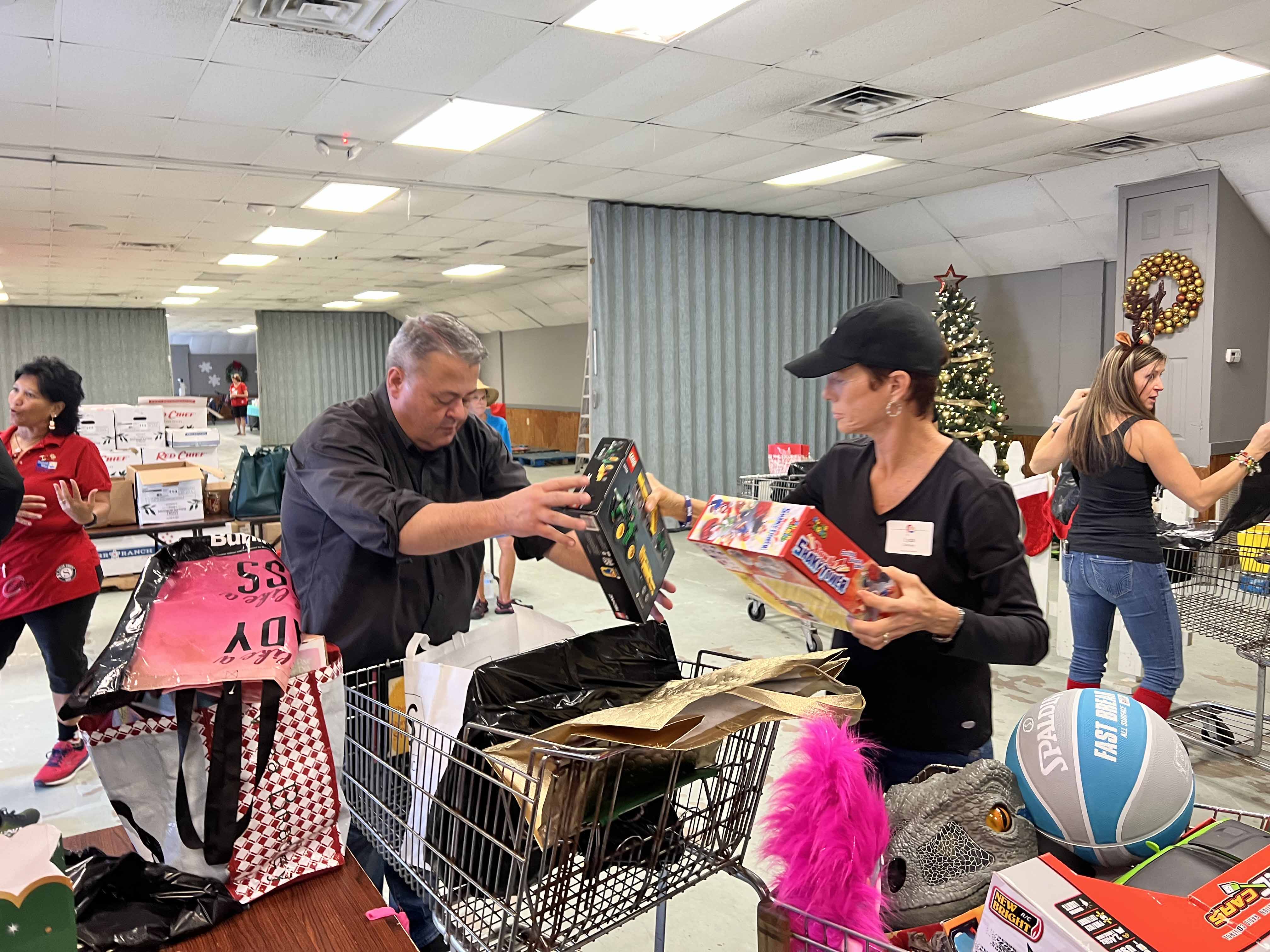 United Way Holiday Project Volunteers