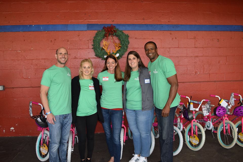 United Way Holiday Project volunteers